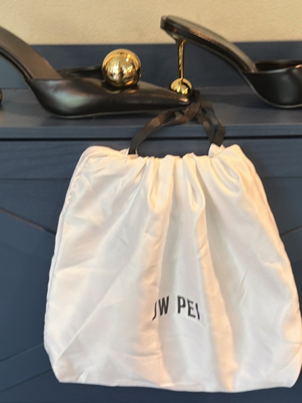 JW PEI size 10 shoes